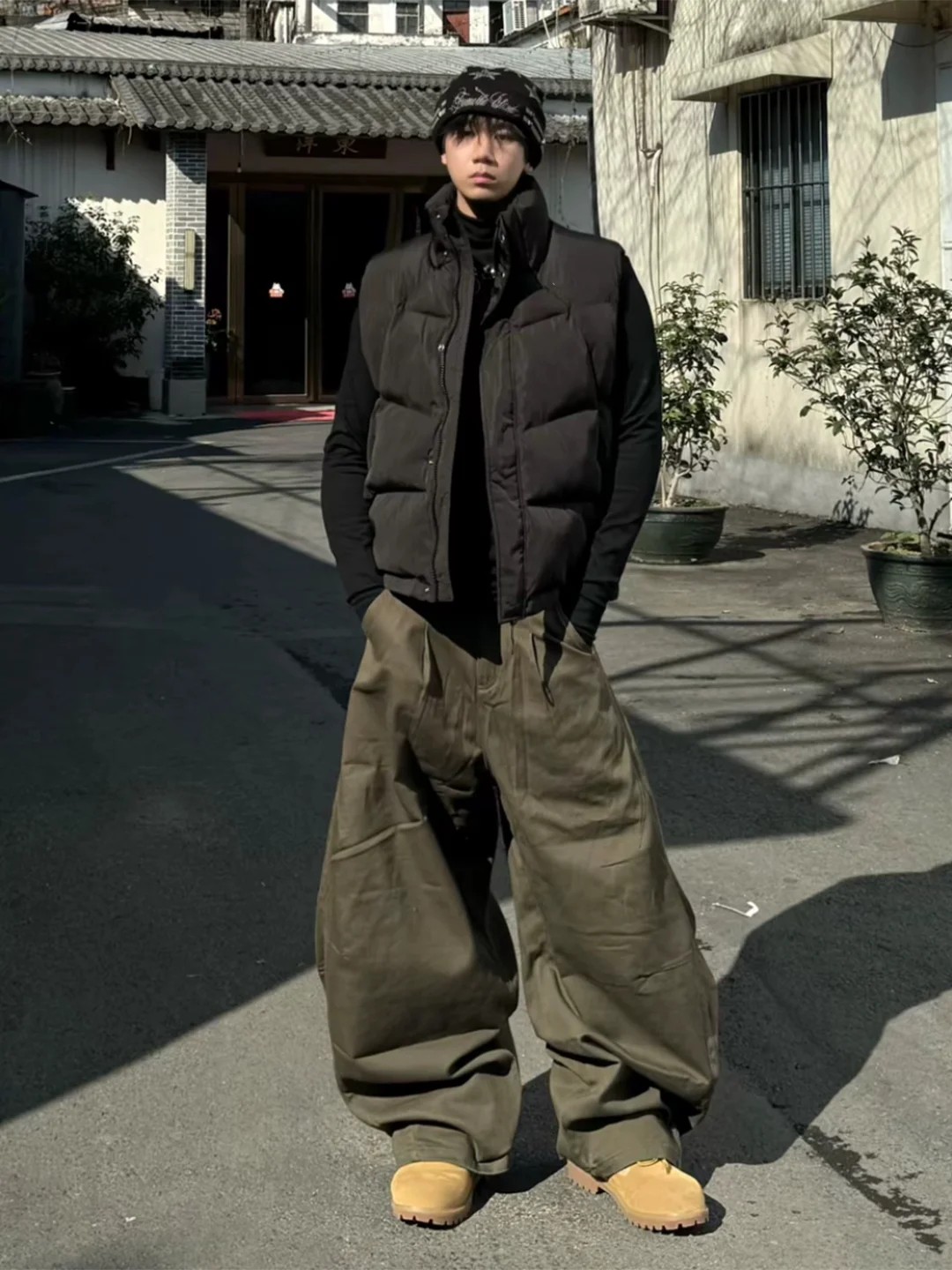 

Black Stand Collar Thickened down Vest Men's Autumn Winter Workwear Vest Youthful Style Pure Color Zipper Closure Outerwear