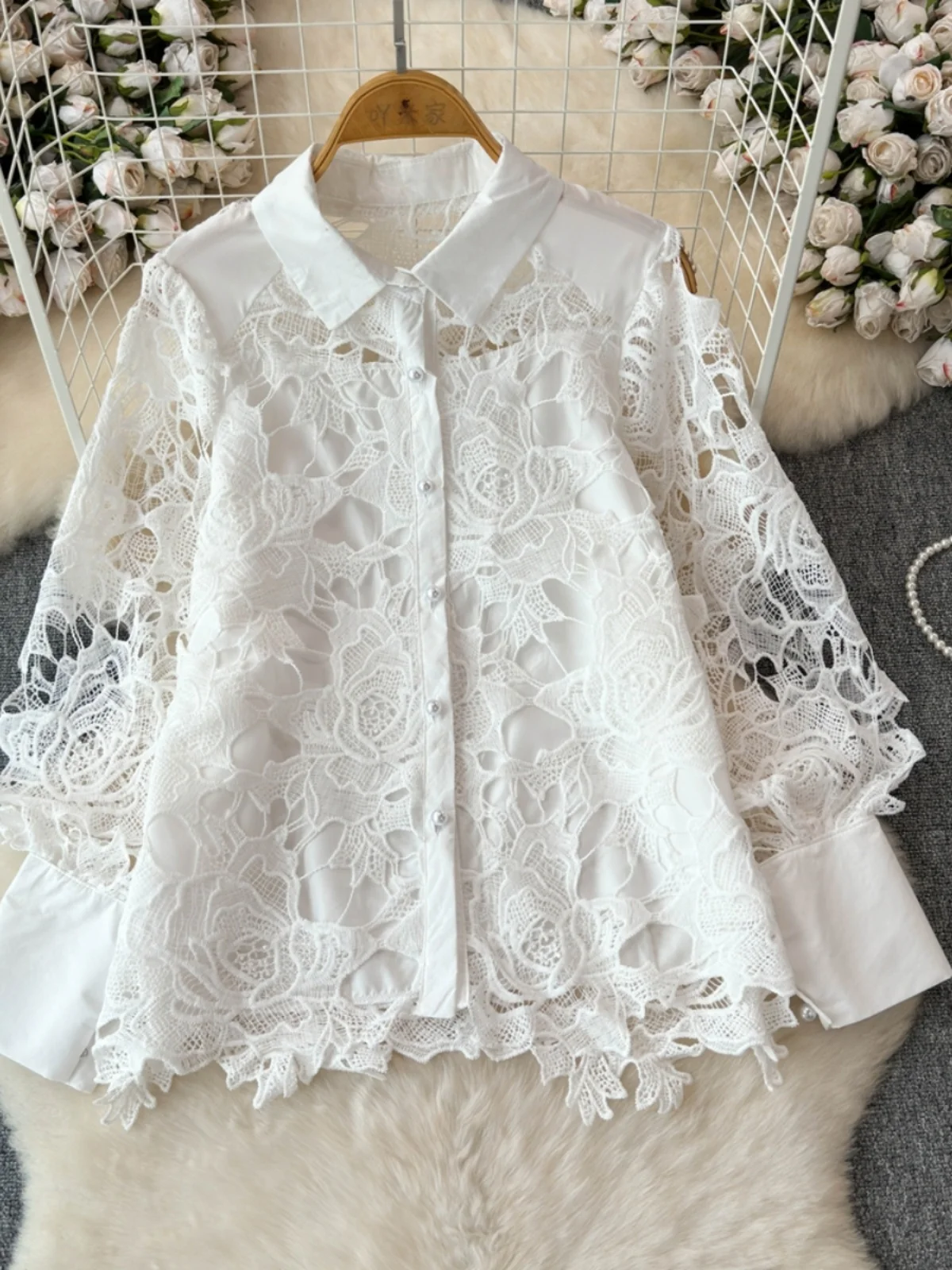 SuperAen 2024 Autumn High End Elegant Style Flip Collar Design Single Breasted Hook Flower Hollow Lace Shirt