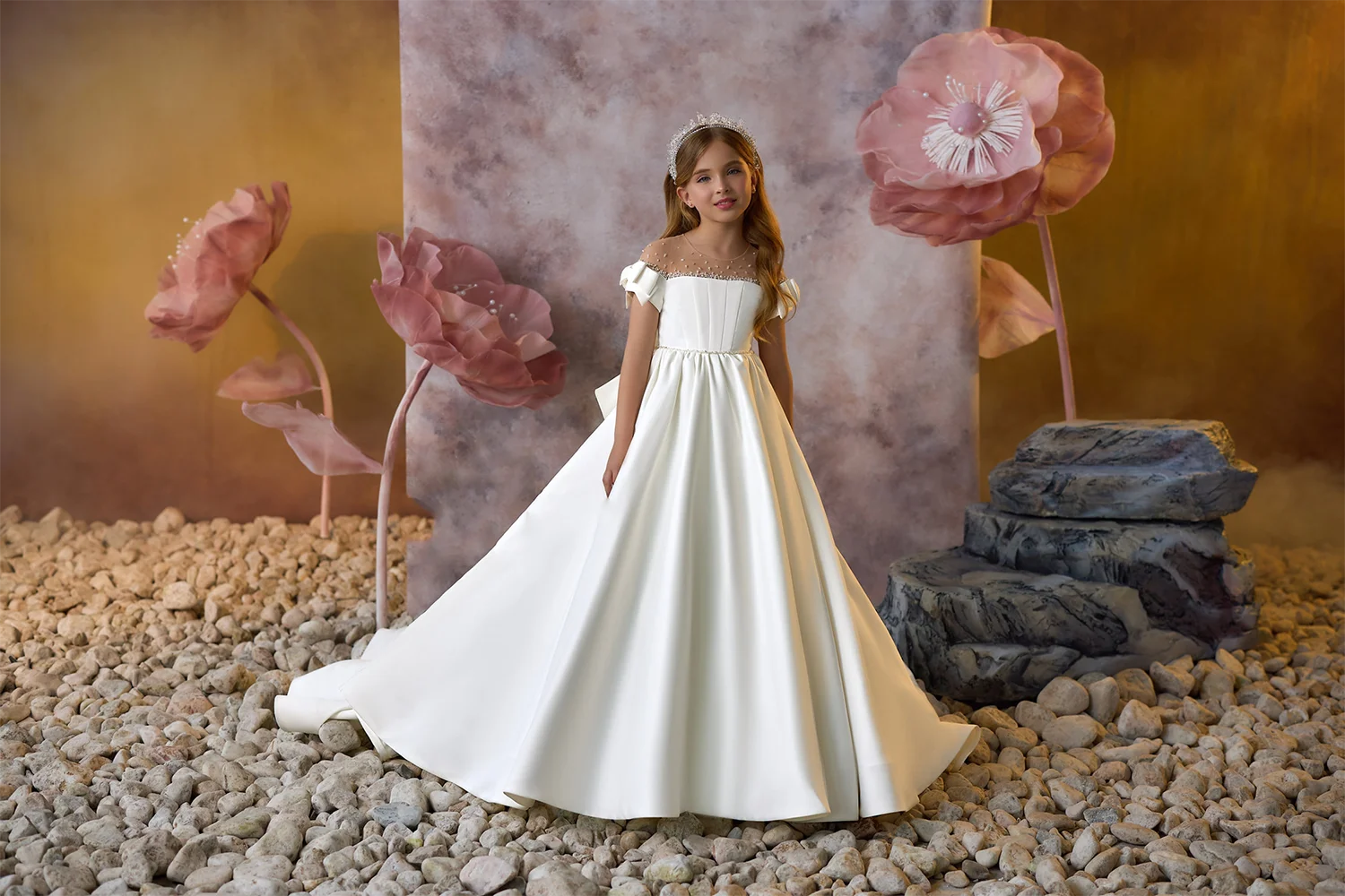 White Satin Flower Girl Dress For Wedding Beading Puffy With Bow Princess Kids Birthday Party First Communion Ball Gowns