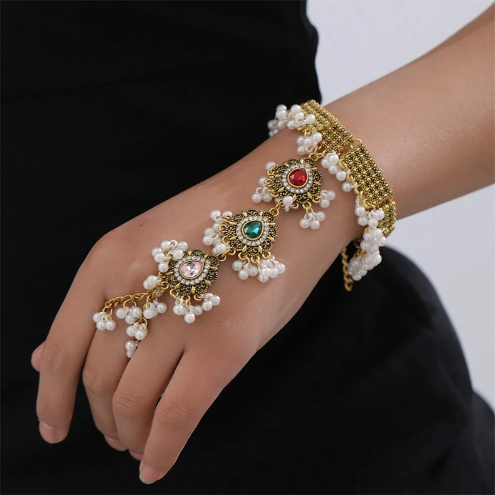

Exquisite Ring Ethnic Style Bracelet Retro Bohemian Style Crystal Hand Chain Silver Colored Irregular Tassels Bangle Women