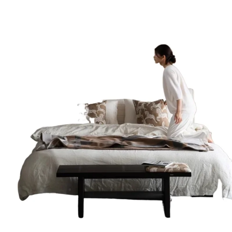 

Pine solid wood bed, pearl white tweed s oft foreskin sewn left a nd right double b ed