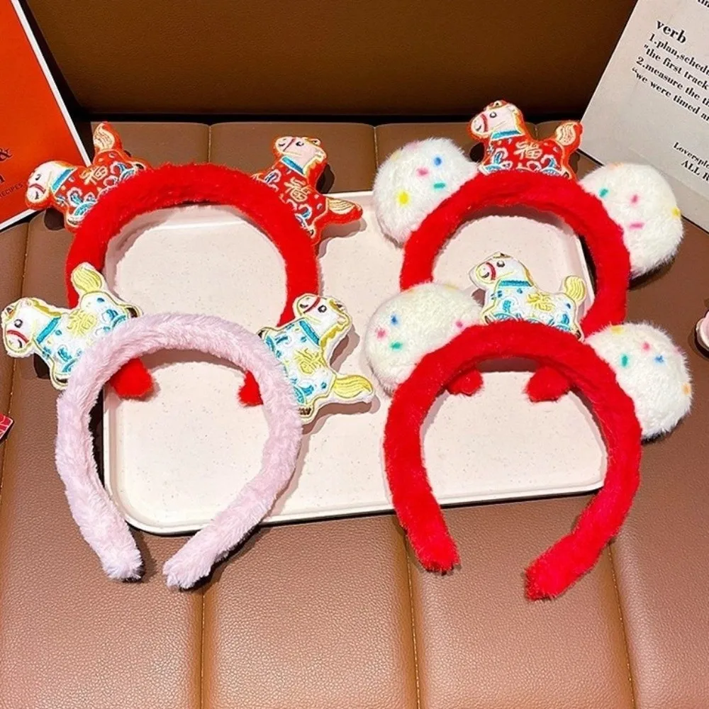 

Cute Cartoon Horse Hair Hoop Mascot Pony New Year Headband Red New Year Headpiece Party Decoration