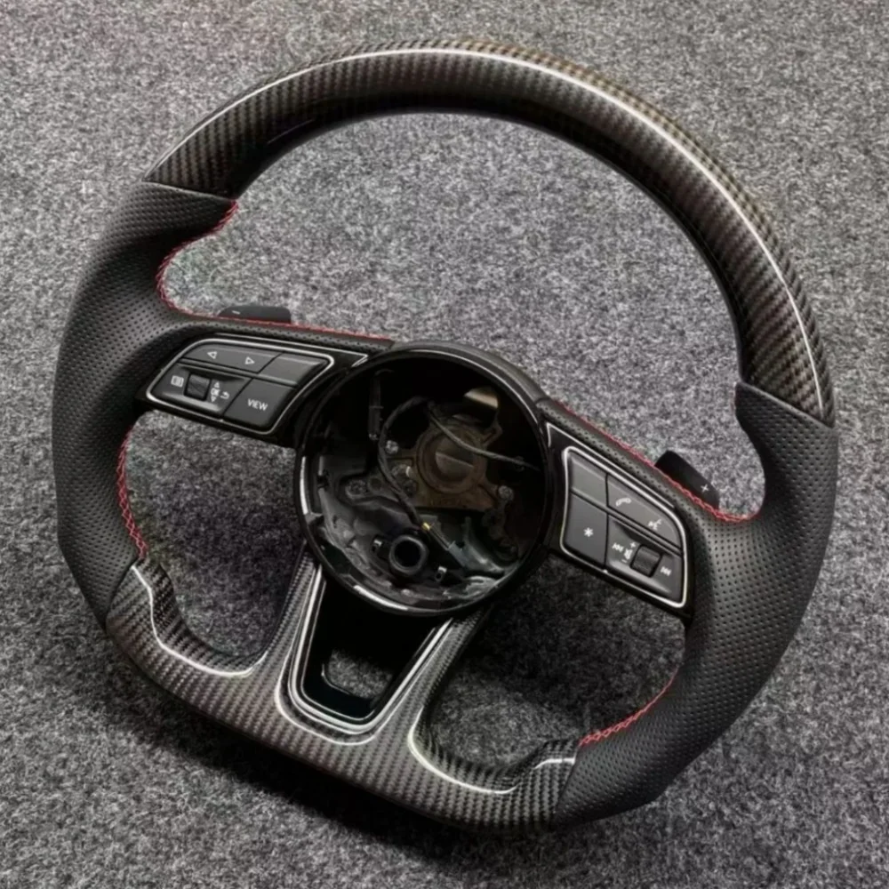 

Руль из карбона с кожаной перфорацией и кнопками на рамке B9 S4 S5 RS3 8V RS4 RS5 с подрулевыми переключателями для Audi S3