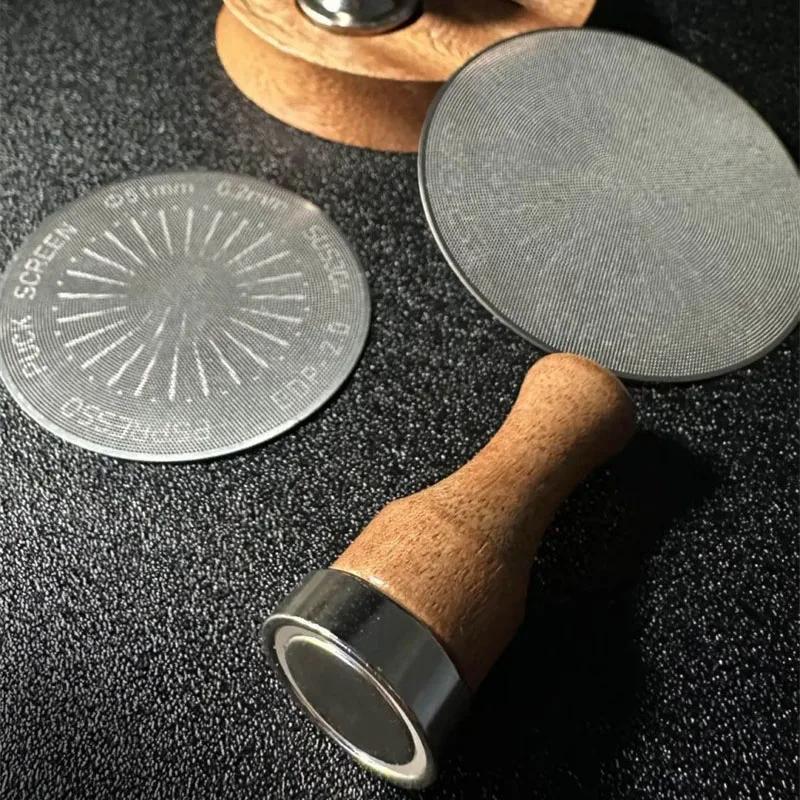 Espresso-Puck-Sieb mit Magnet und Holzgriff 51/53/58mm Edelstahl-Kaffeefilternetz Magnetisches Extraktionswerkzeug – Detail 4