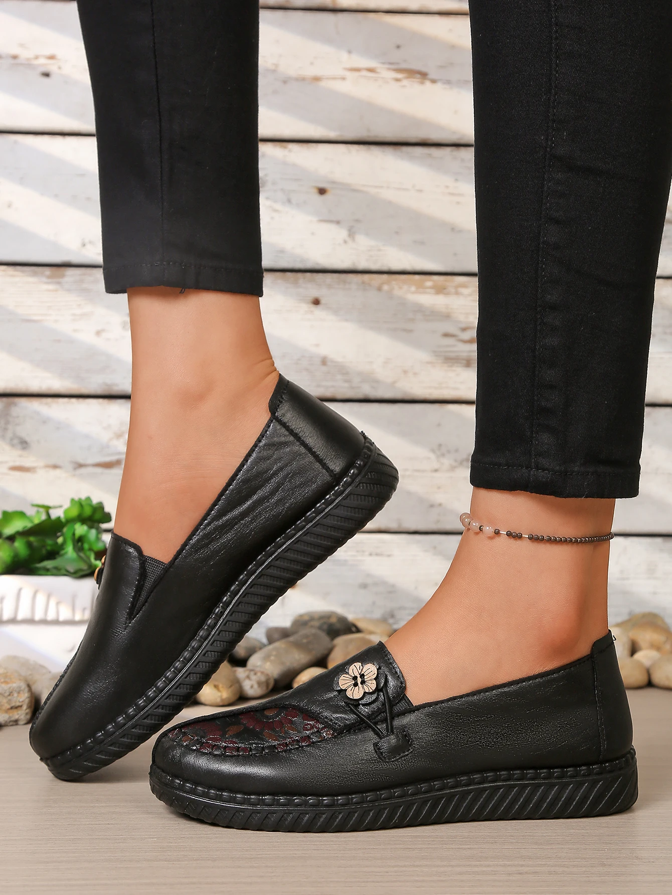 Damen-Loafer mit chinesischem Knoten, Slipper mit Blumenmuster, bequeme, rutschfeste PU-Sohle, lässige Alltagsschuhe für ältere Mütter – Detail 7