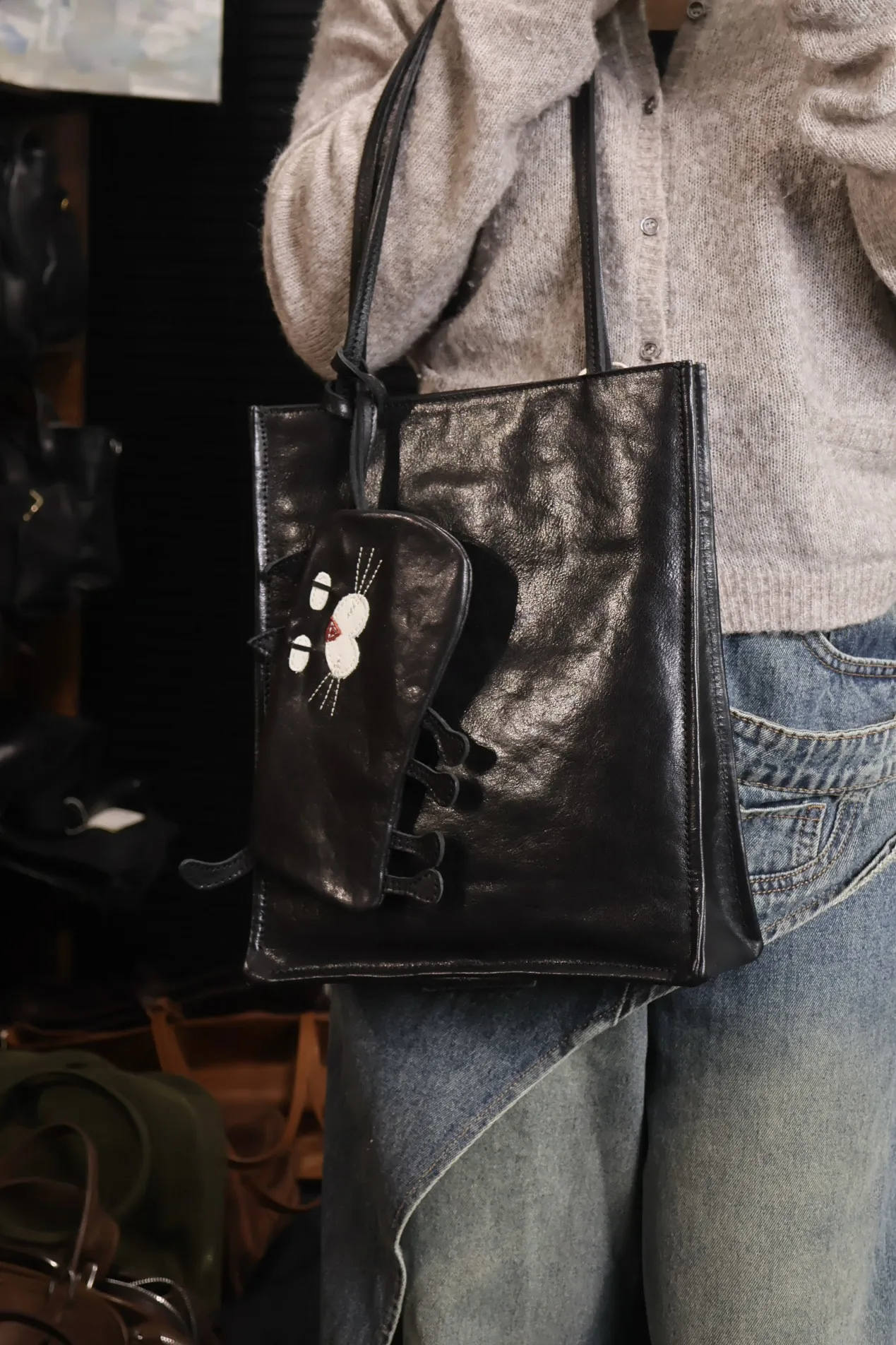 2026 New Light Luxury Fashionable High-quality Top Layer Vegetable Tanned Cowhide Vertical Square Shoulder Bags For Women Trendy