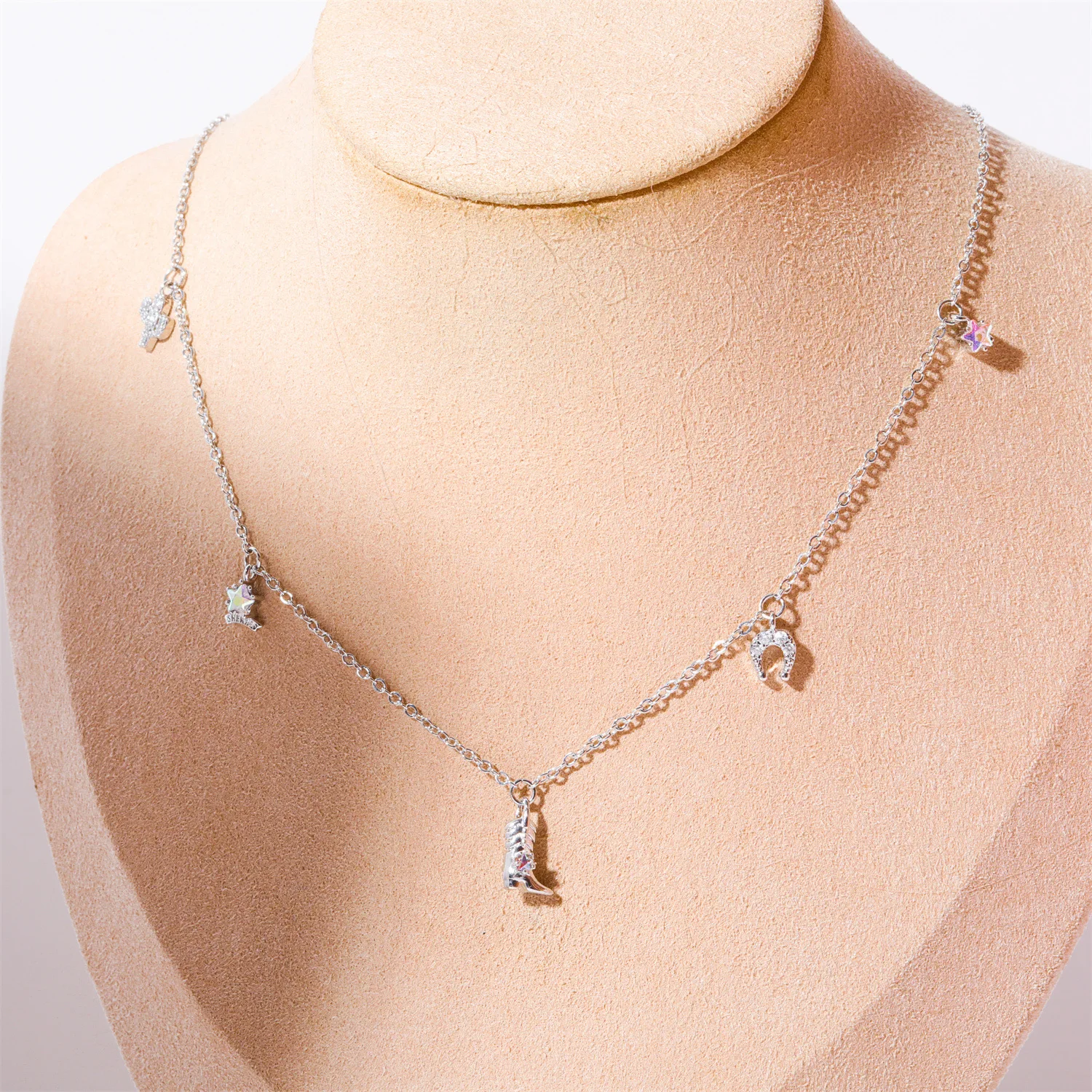 

Western Cowboy Boots Shiny Zircon Pendant Necklace Women's 18K Gold Plated Necklace Exquisite Girls Jewelry Gift