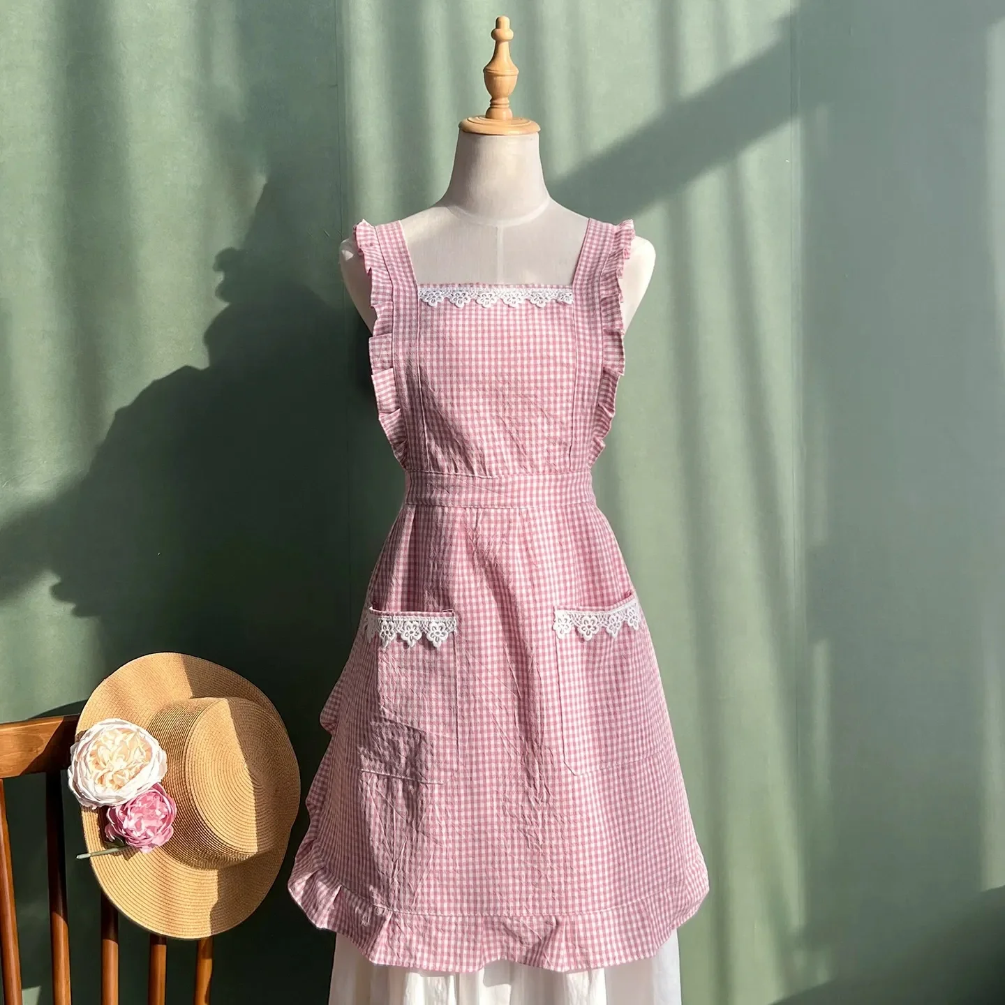Cute Princess Apron Classic Checkered Ruffle Edge with Pocket for Women's Home Kitchen Baking Flower Shop Anti Fouling Apron