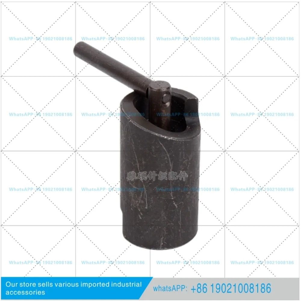 Cloth rolling machine cloth roller stuffy head finale lower cloth gear adjustment assembly