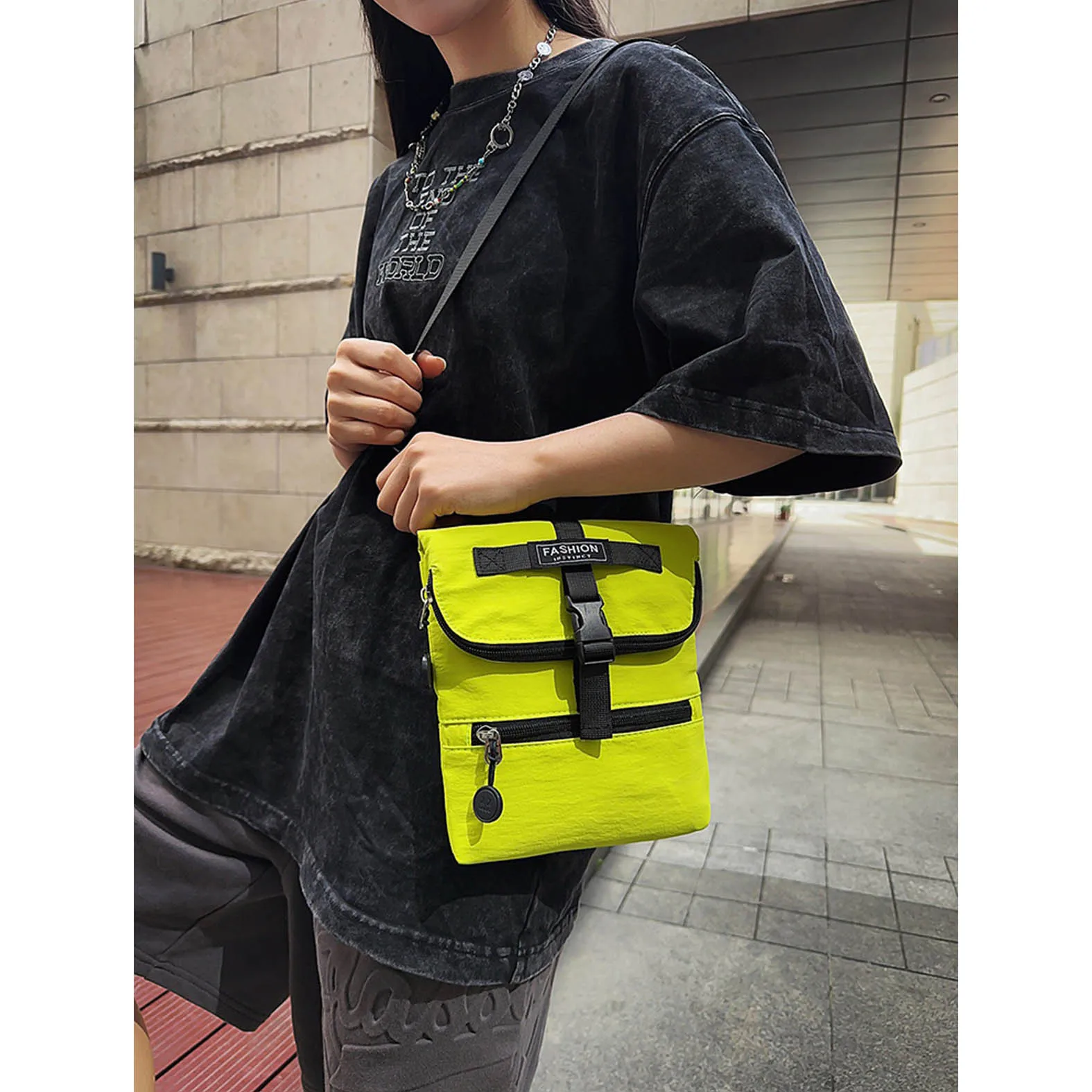 

2025 new fashionable men's and women's crossbody bag, large capacity multifunctional shoulder bag, casual mobile phone bag