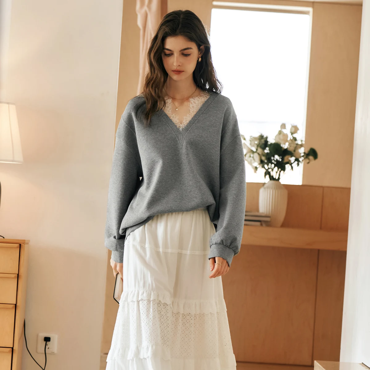 OLrain French V-neck Sweater Women's Spring 2025 New Chic Lace Loose Jumper Thin N57CR95628