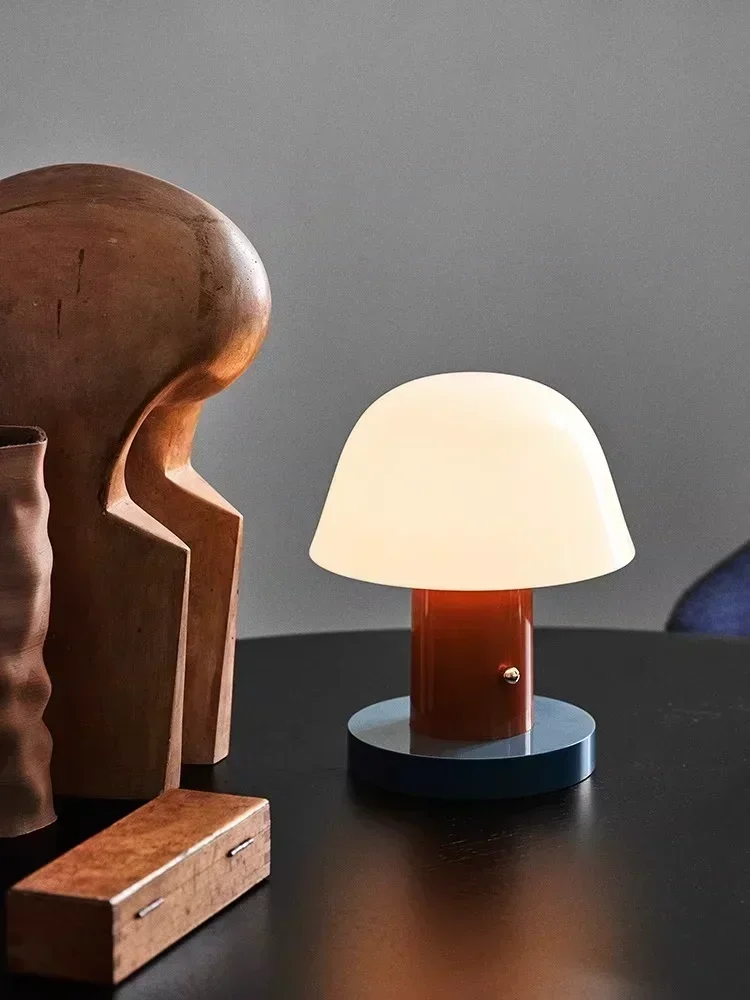 Nordic Danish Retro Small Table Lamp Charging Touch Desk Decoration Warm Atmosphere Mushroom  Bedroom Bedside 