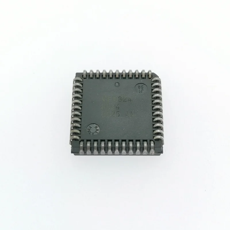 3 Stück EPM7032LC44-7 PLCC-44