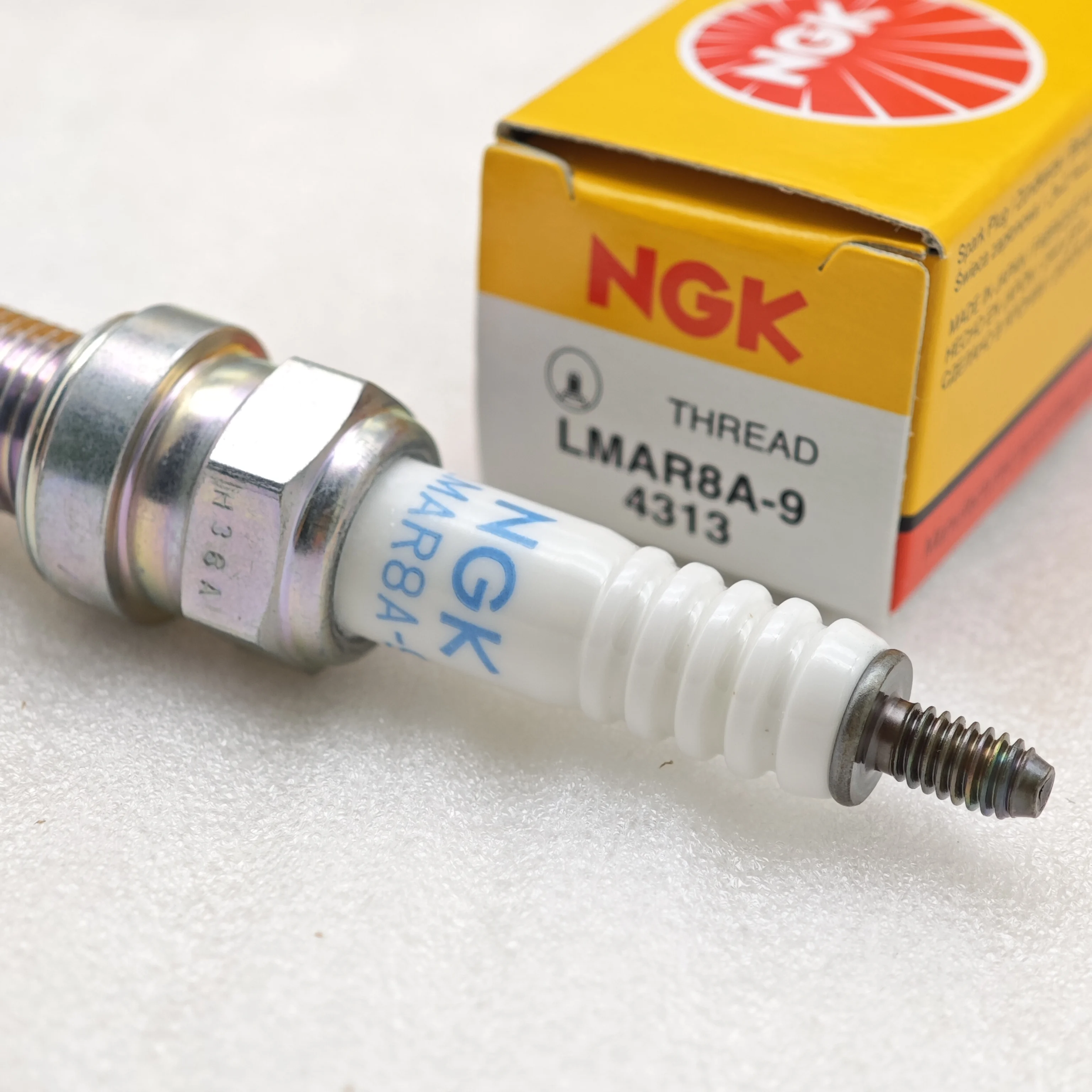 1pcs Original NGK Spark Plug LMAR8A-9 4313 is Suitable For Yamaha MT07/03 Honda CB1100 Fosha 350 PCX160 OEM 31908-KTW-901