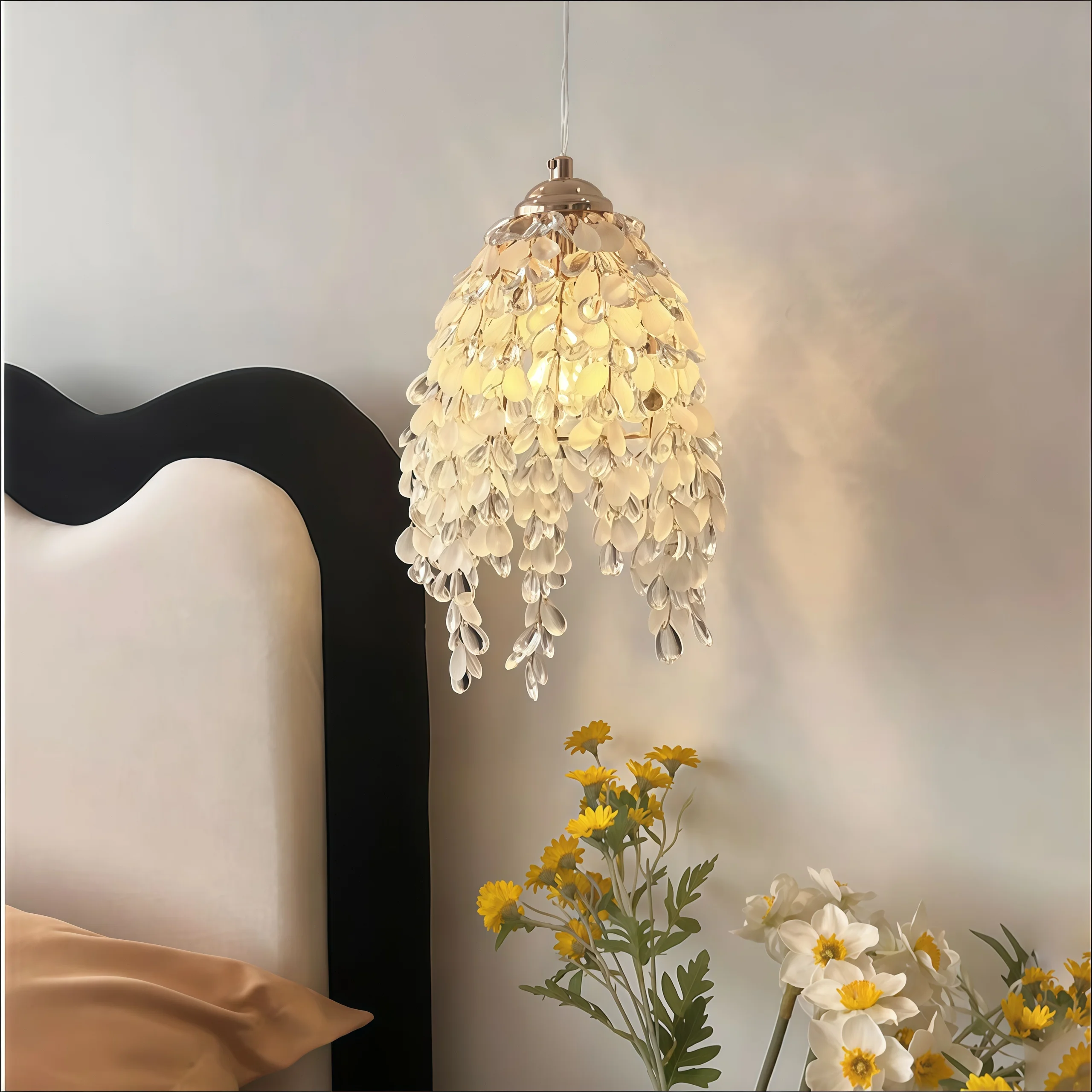 

Modern Luxury Glass Grapes Pendant Light Nordic Creative Crystal Droplets Chandelier For Bedroom Living Room Decor Hanging Lamp