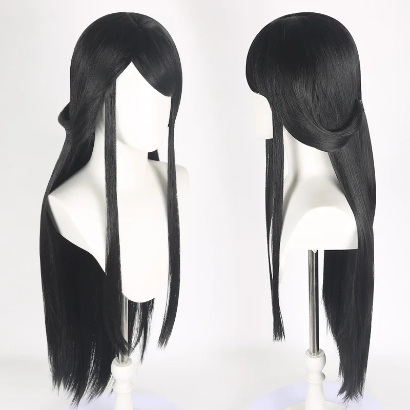 A Female Cosplayer Dressed As Su Wen From The Mobile Game "Smoking Rain" Wearing A Wig.