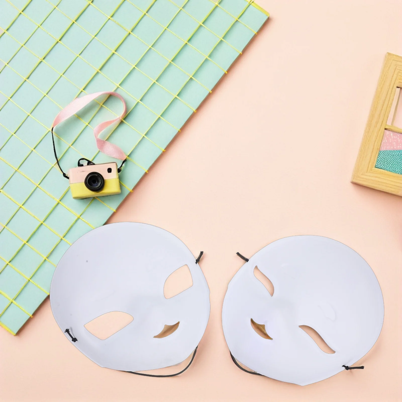 

4Pcs Fox Shaped Mask Unpainted White Plastic Face Cover for DIY Decorated Animal Masks Lightweight Comfortable for Themed Events