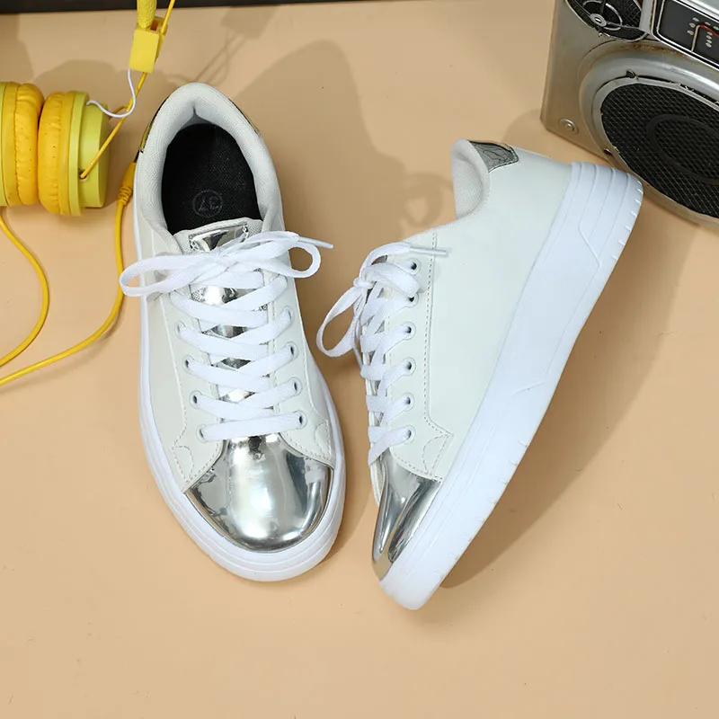 Nuevos zapatos deportivos para correr para parejas, zapatillas deportivas para caminar para hombre de oro blanco, zapatos planos cómodos para mujer, zapatos deportivos de Skateboarding