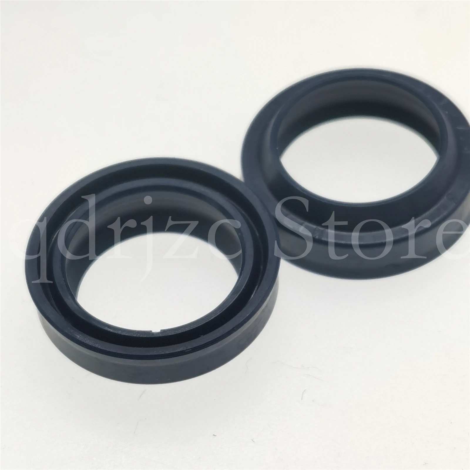 (2 pcs)  Oil seal PU11 95 AU V142 16-22-5.1-7.3 24380970 16mm X 22mm X 5.1mm X 7.3mm