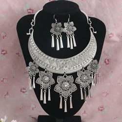 Traditional Miao Choker Necklace Earrings for Women Vintage Silvery Round Flower Pendant Tassel Jewelry Set Wedding Accessories