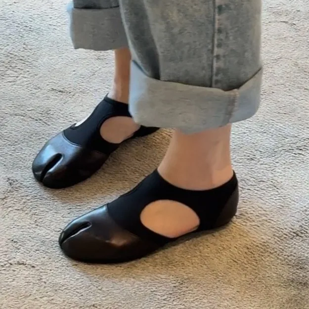 retro-toe-separating-mary-jane-shoes-women-flat-heel-one-step-versatile-design-sensation-single-shoes-spring-versatile-ballet