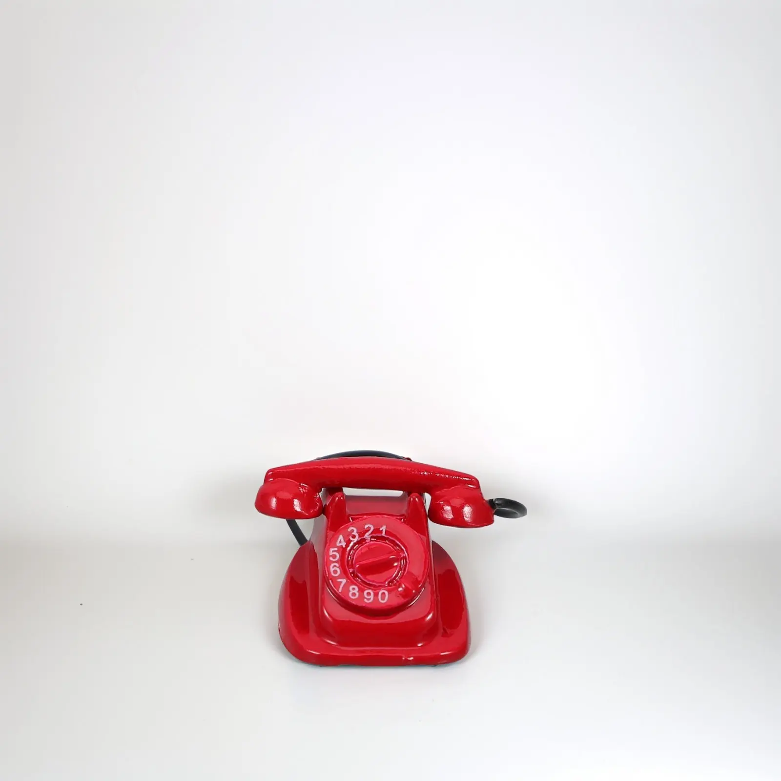 

Vintage Miniature Rotary Telephone Dollhouse Decoration Realistic Detail Tiny Desk Nightstand Decor for Dollhouse Miniature