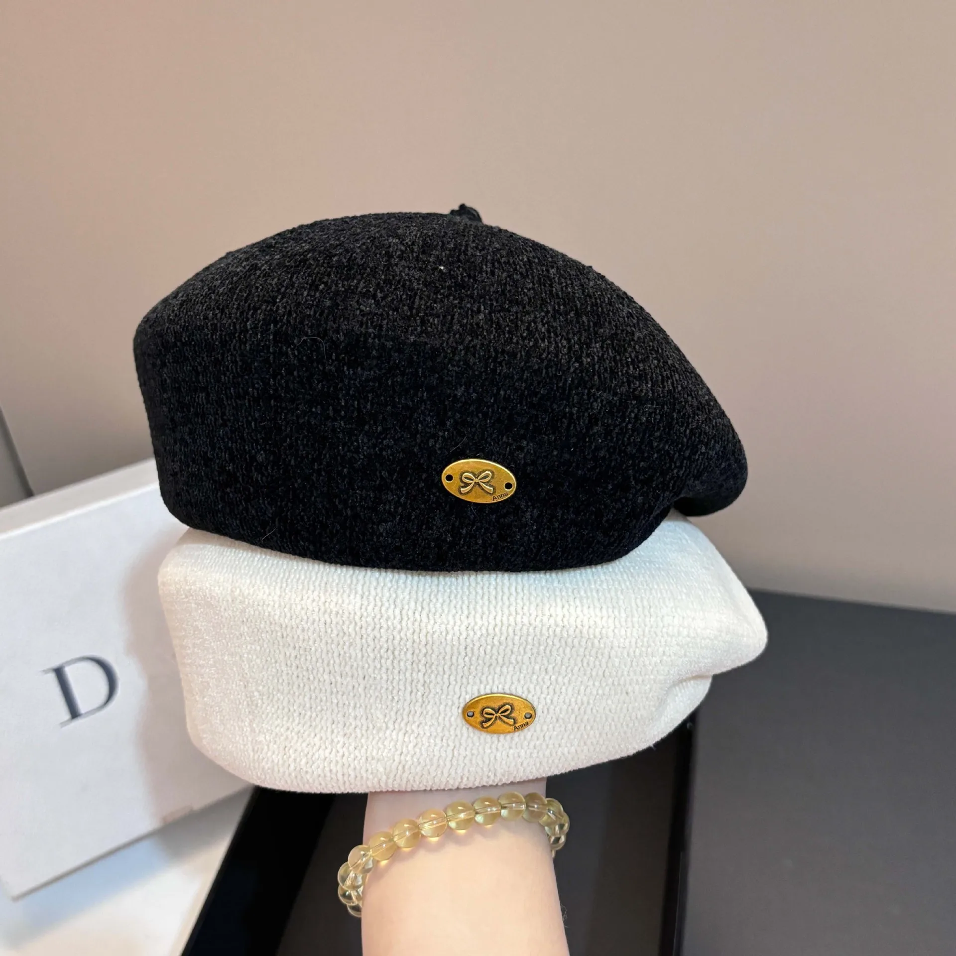 

Autumn and winter retro irregular beret femininity fashion Ankola red versatile face small bow painter hat cute beret winter hat