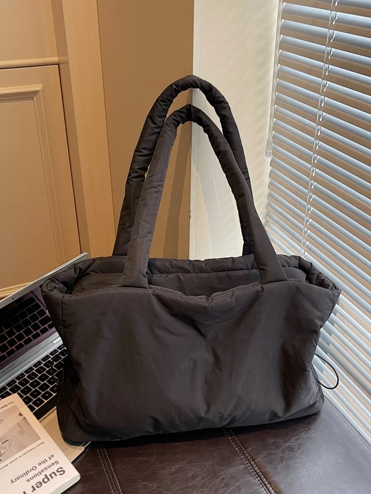 

Faionable осенне-зимняя пуховая сумка-тоут, женская повседневная сумка подмышки, большая сумка из мягкой ткани Capaci от Xiong Fu Nv