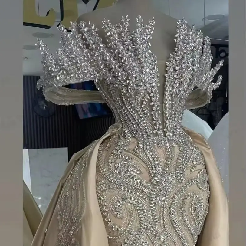 أنيقة الشمبانيا فساتين لحضور الحفلات الموسيقية قبالة الكتف بلورات حورية البحر فستان المشاهير مع تنورة 2026 العربية دبي فساتين السهرة