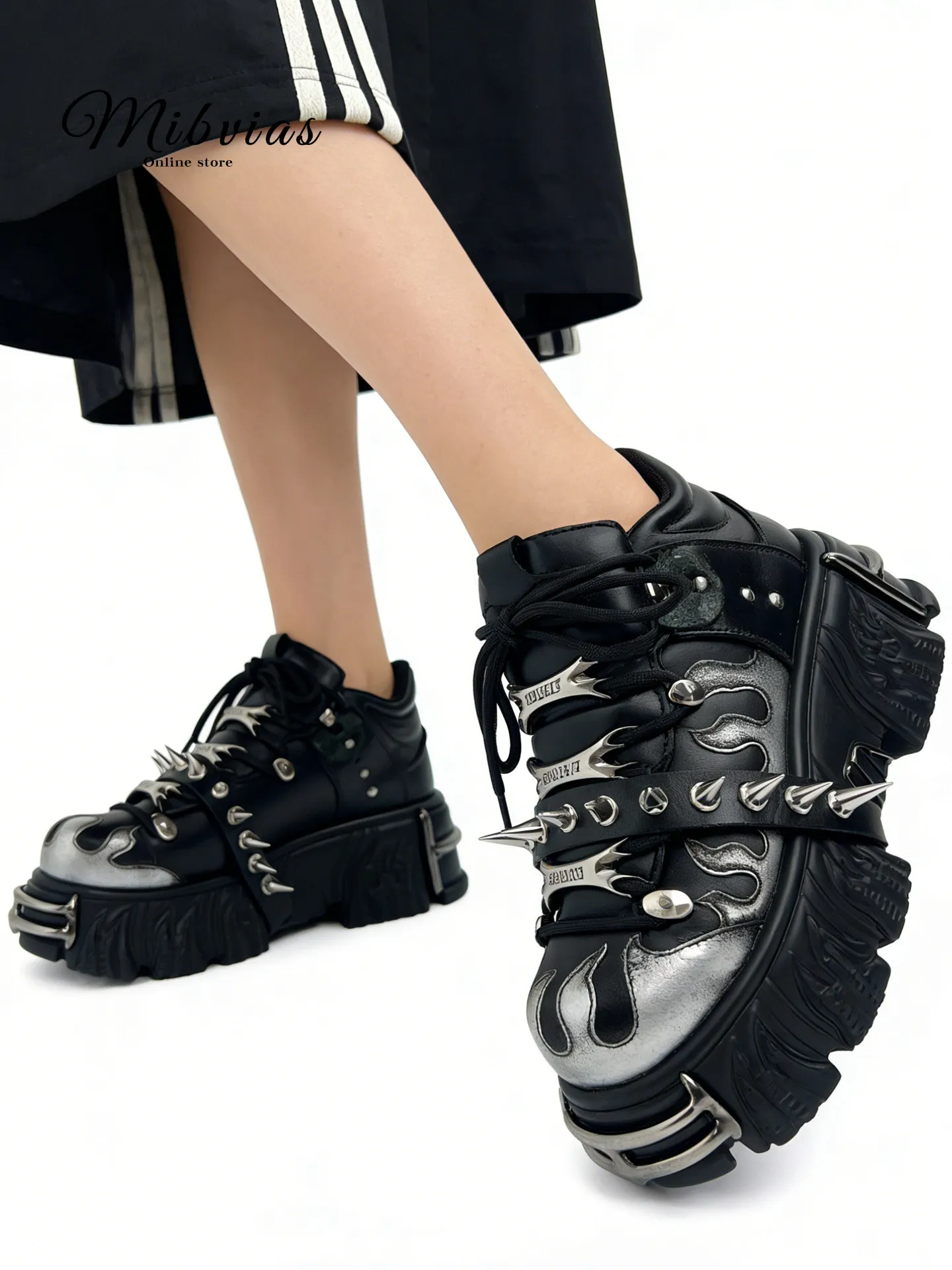 2026 Original Niche Design Rivet Platform Single Men's and Women's Dark Punk Hot Girls Street Trendy Shoes