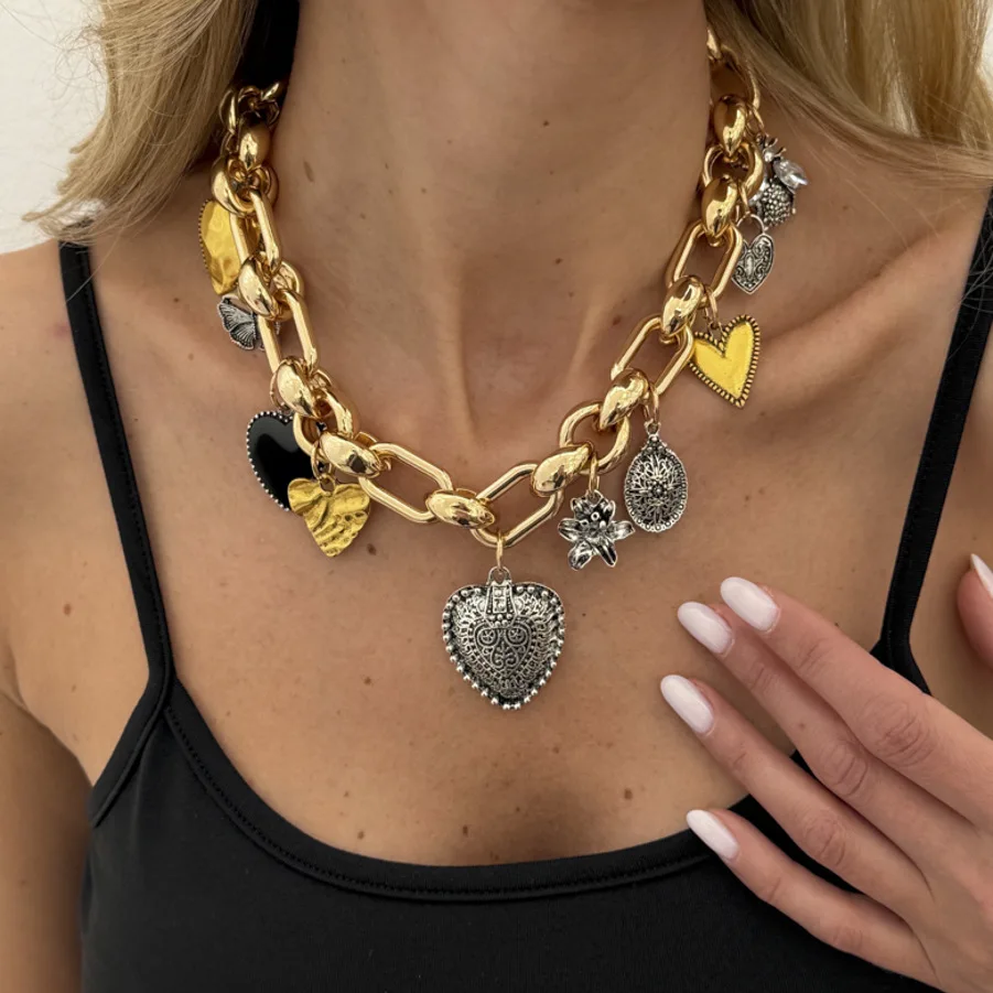 Heavy Exaggerated Flower Heart Pendant Necklace for Women Mixed Color Vintage Butterfly Cool Chic DailyJewelryNecklace for Women