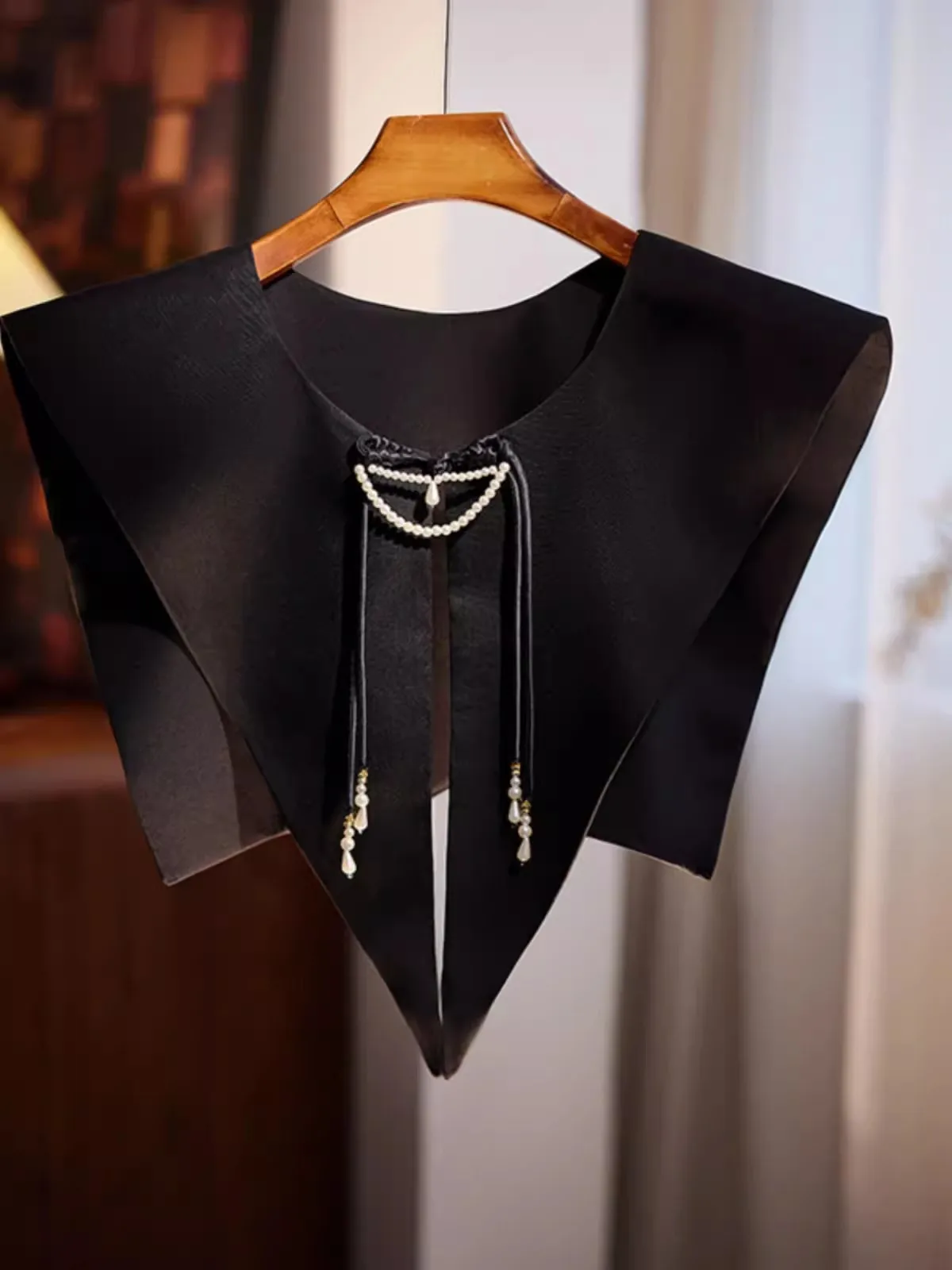 

Women's Spring Summer Round Neck Designer Triangle Pashmina Female Summer Sunscreen Black Shawl R080