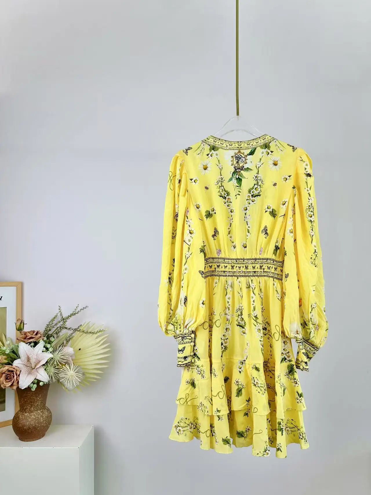 Robe superposée jaune pour femmes, imprimé floral, perles de cristal, col en v, manches longues, simple boutonnage, Mini Robe de vacances 100% soie