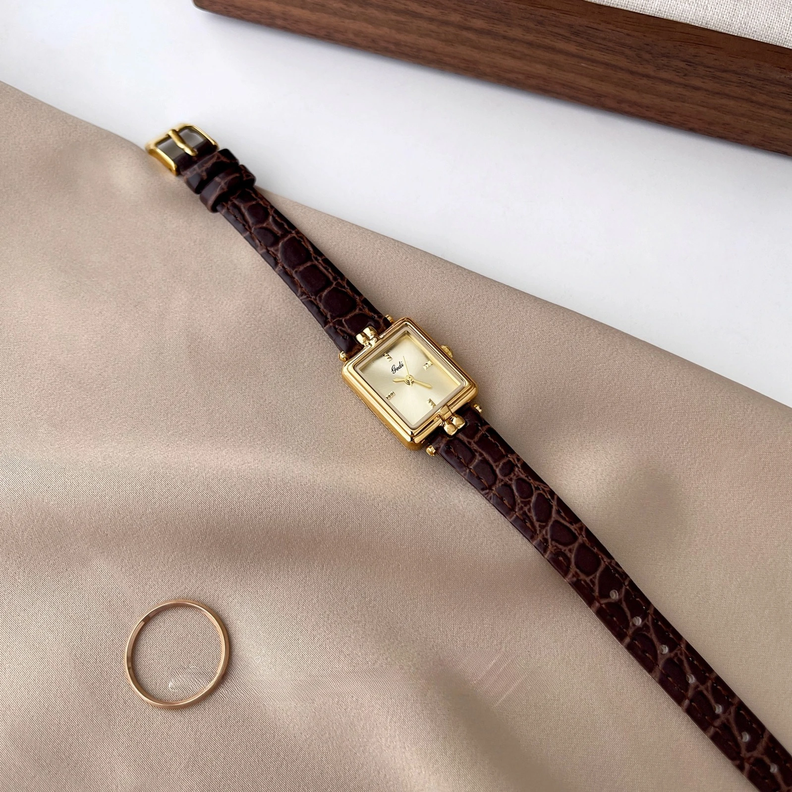 2026 New Retro-Style Luxury Women'S Watch - A High-Value Watch For Students, Suitable For Women, High-Quality Women'S Watch
