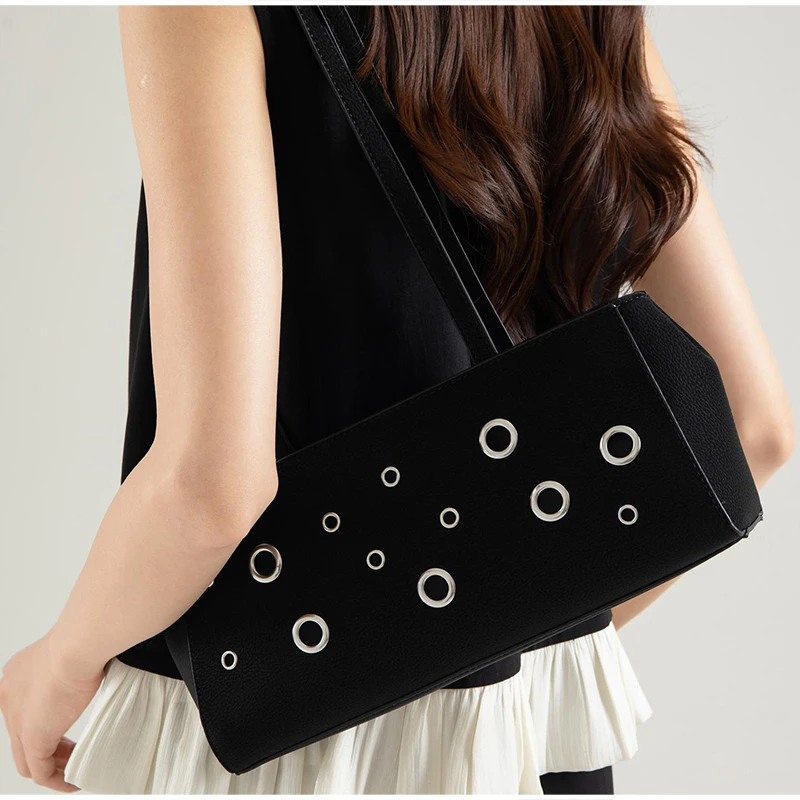 Metallösen-besetzte PU-Schultertasche, rechteckige Nieten-Handtasche für Damen, koreanische minimalistische Mode-Freizeit- und Arbeits-Tasche – Detail 5