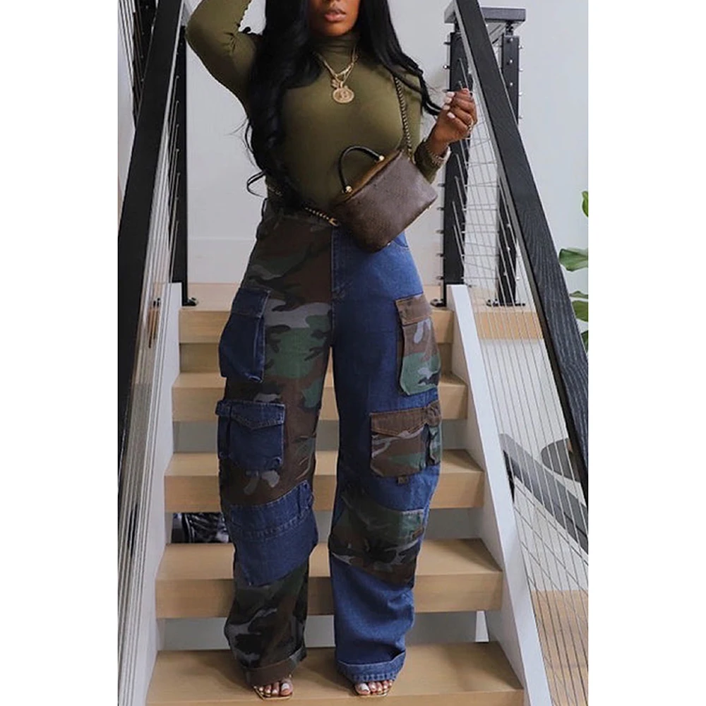 Flycurvy Plus Size Codzienne jeansy z wieloma kieszeniami Niebieskie patchworkowe dżinsy Camo Cargo Jean