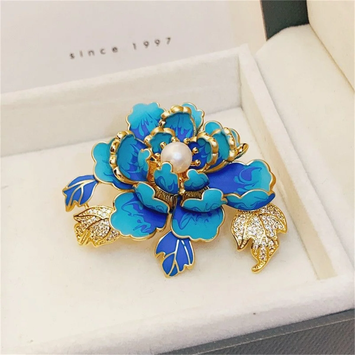 Rinhoo Elegant Pink Blue Peony Flower Brooch For Women Imitation Pearl Rose Floral Pin Bouquet Plant Badge Wedding Party Jewelry