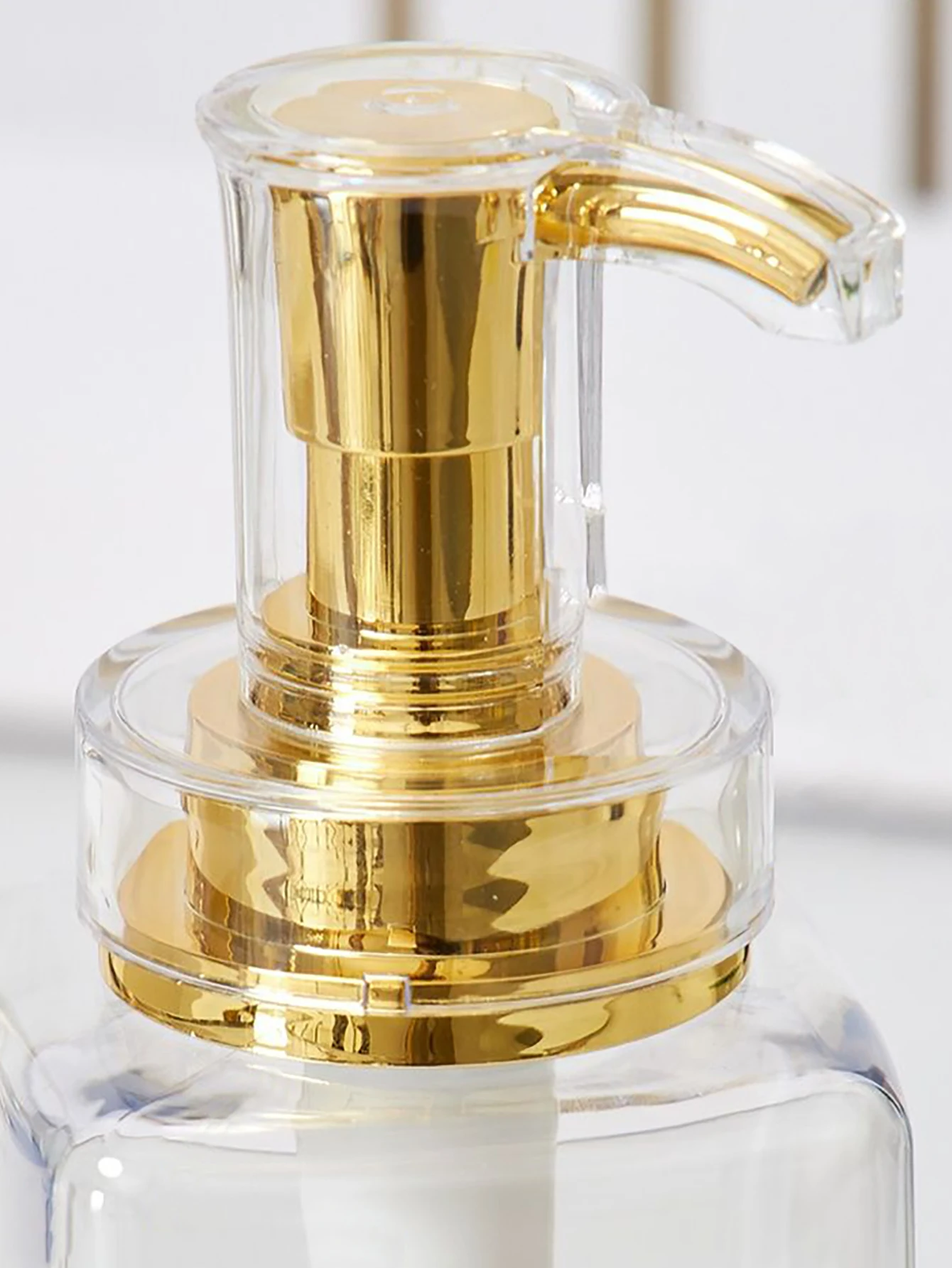 Gold Pump Soap Liquid Dispenser Bottle Plastic Shampoo Conditioner Body Wash Lotion Container Shower Wall Decoration Bottles