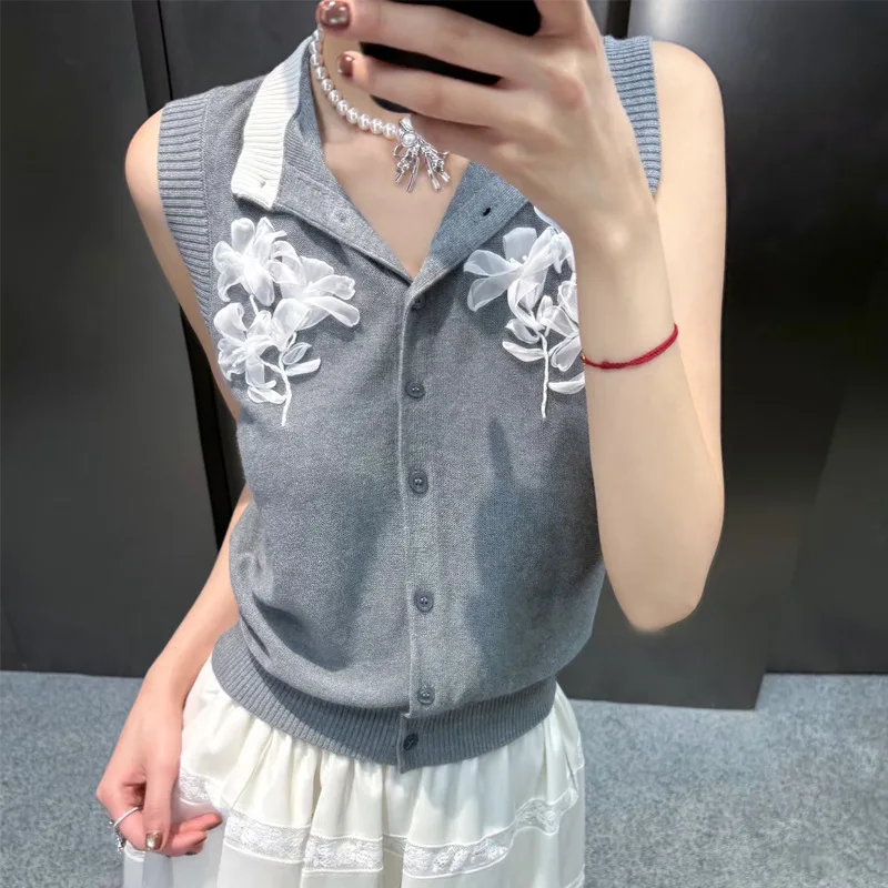 

2025 Autumn New 3D Flower Embellished Slim Sleeveless Knit Cardigan Women Sweater
