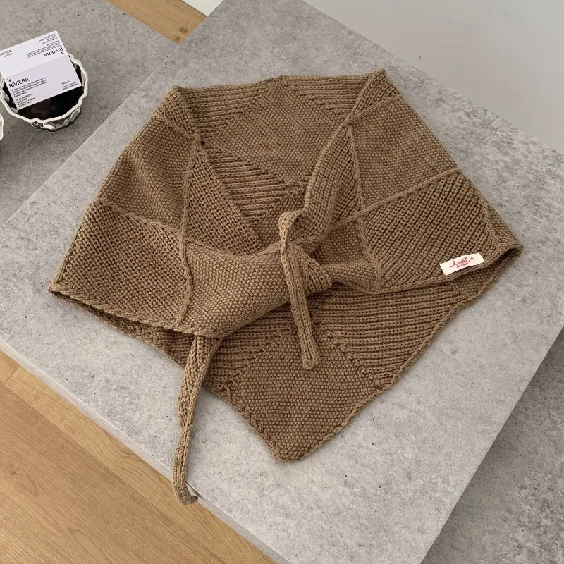 Koreanischer Wollmischschal für Damen, vielseitig einsetzbar für Herbst und Winter, warm und schützend für den Hals, gestrickter dreieckiger Schal. – Detail 5