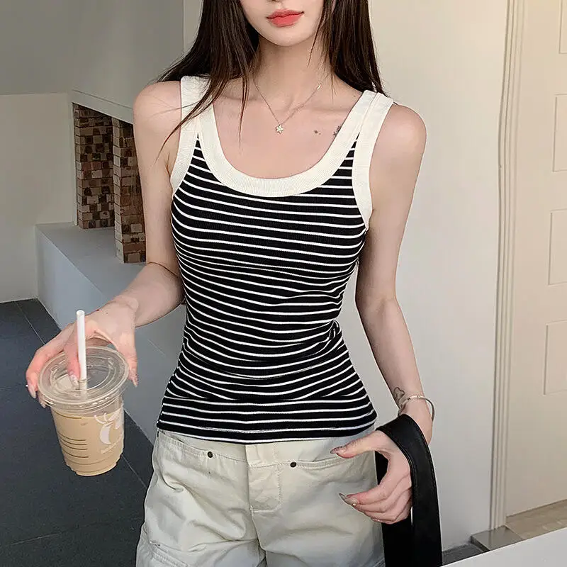 

Versatile Striped Camisole with Slim Fit Inside Fashionable and Versatile Sleeveless Summer Cotton Vest for Wearing Outside
