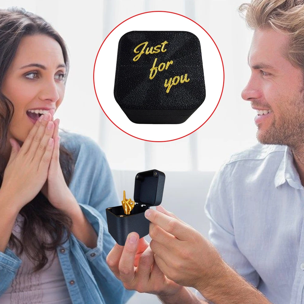 إصبع الوسط في صندوق - هدية مفاجئة مضحكة - صندوق هدايا مبتكر لعيد الميلاد - لعبة مسلية ومضحكة - هدايا مزحة غريبة للنساء والرجال والأطفال