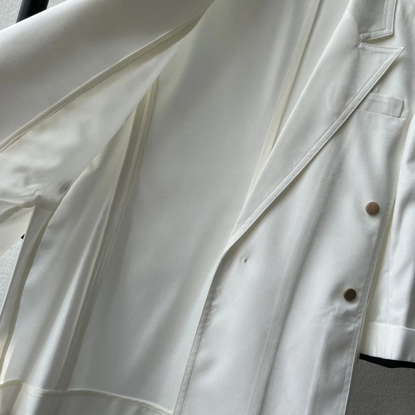 Giacca da donna elegante con maniche a tre quarti per pendolari alla moda estiva 2025