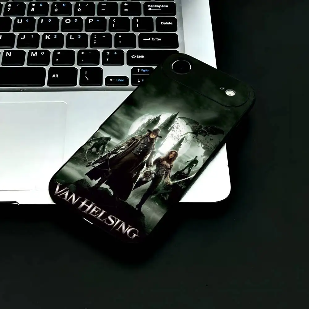 Etui na telefon Movie V-Van Helsing, modne, czarne, matowe etui z TPU na iPhone'a 12-17. Malowany sprayem UV wzór, odporny na upadki, do codziennego użytku P