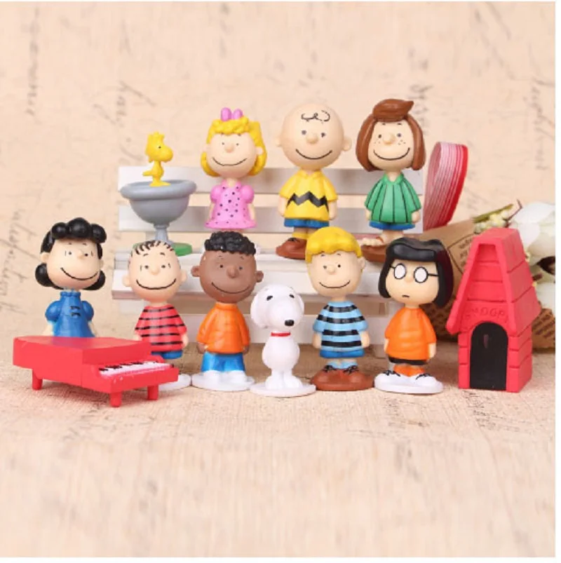 12PCS Japan Cartoon Peanuts Snoopy Charlie Sally Woodstock Mini Figure Model Toys Miniature Cake People Collection Props