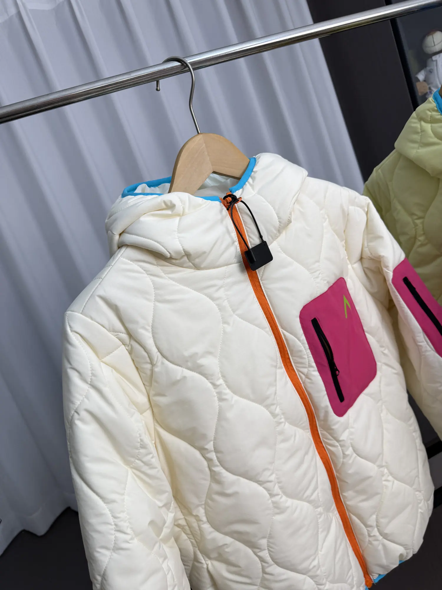 Dopamine color! Lightweight padded jackets Unisex Windproof Waterproof Contrast Color Pocket Warm Hooded Cotton-padded Coat