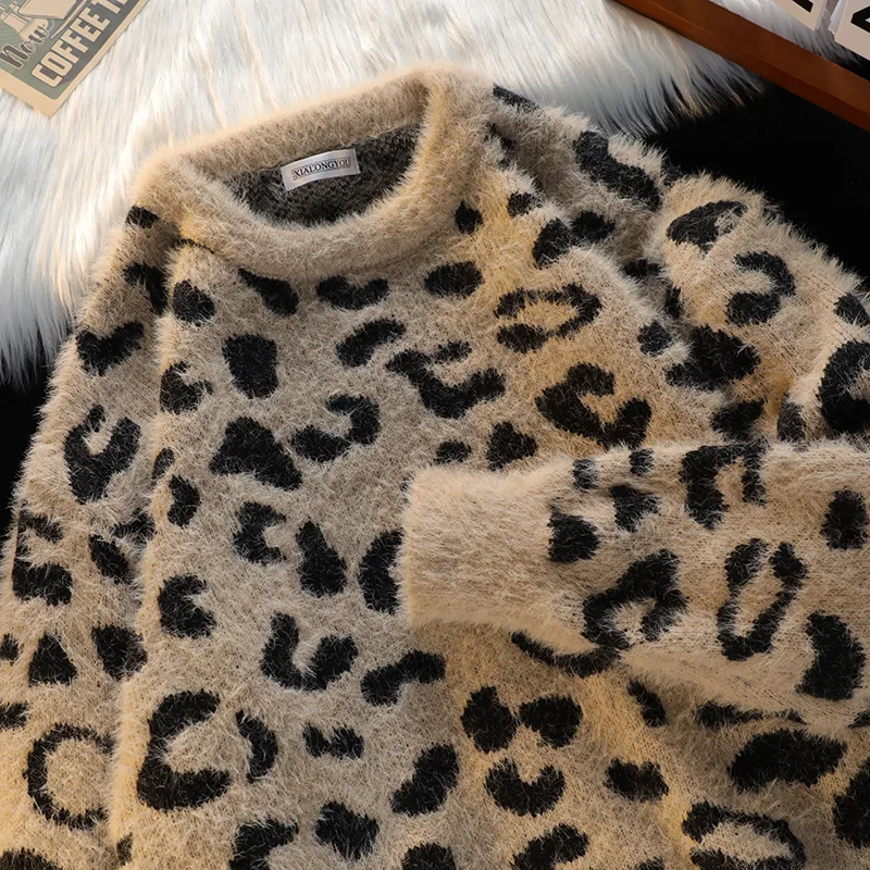 Autumn Winter Vintage Leopard Crew Neck Sweater Men Women Loose Streetwear Plush Outerwear