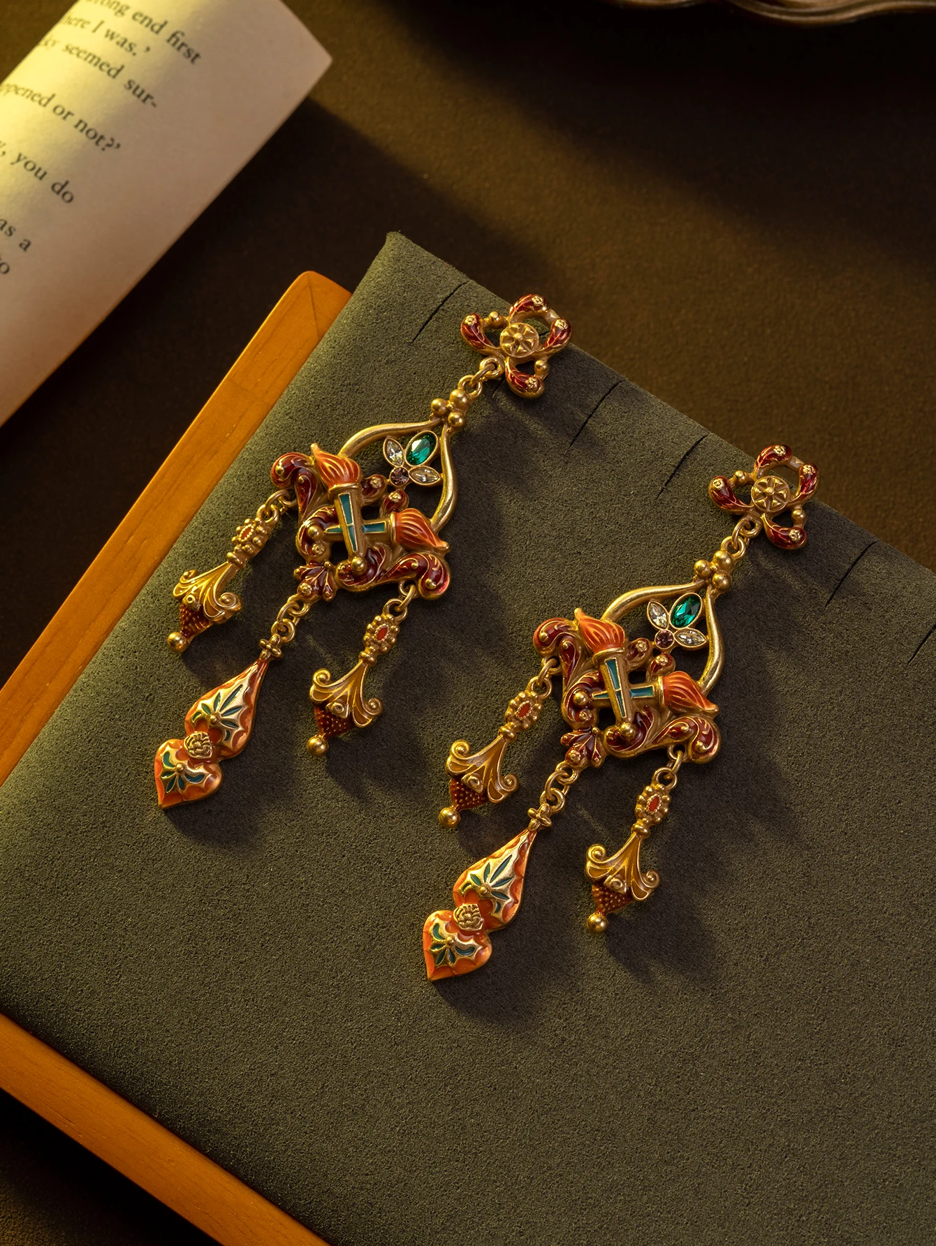 1 Pair of Vintage Retro Design Multi-Shaped Rhinestone Inlaid Torch Orange Earrings Christmas Accessories Suitable for Women's Daily Wear Gifts Dance Party Accessories