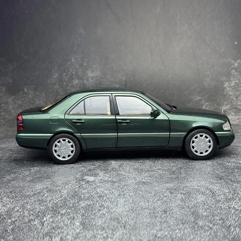 NOREV 1:18C-CLASS 1993 modèle de voiture en alliage de simulation de chariot station, jouet cadeau pour amis, ornement de collection pour adultes.