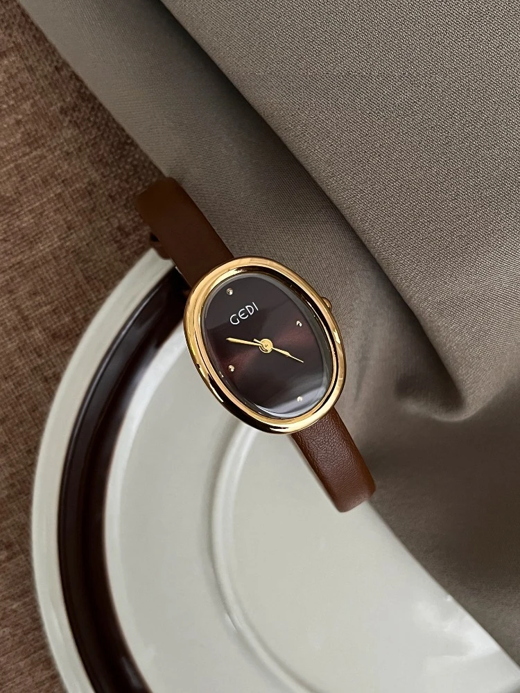 Women's watch daily commute simple fashion design retro high sense women's watch niche temperament simple